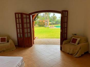 Queen Suite with Pool View7