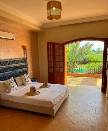 Queen Room with Balcony8