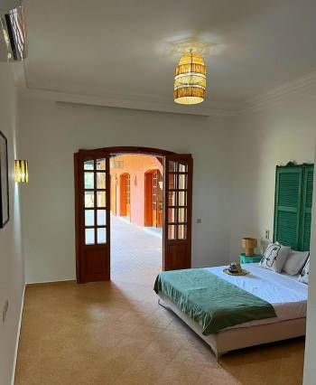 Queen Room with Pool View6